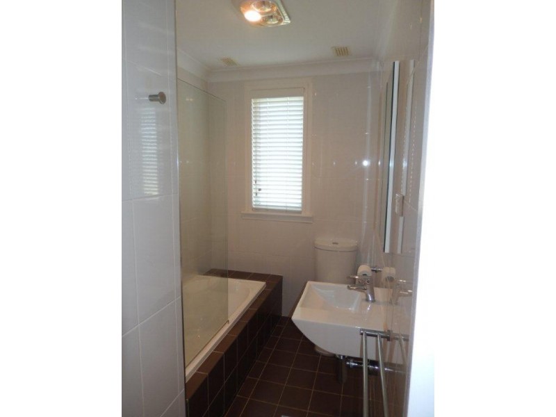 11 IRVINE STREET, Barrack Heights NSW 2528