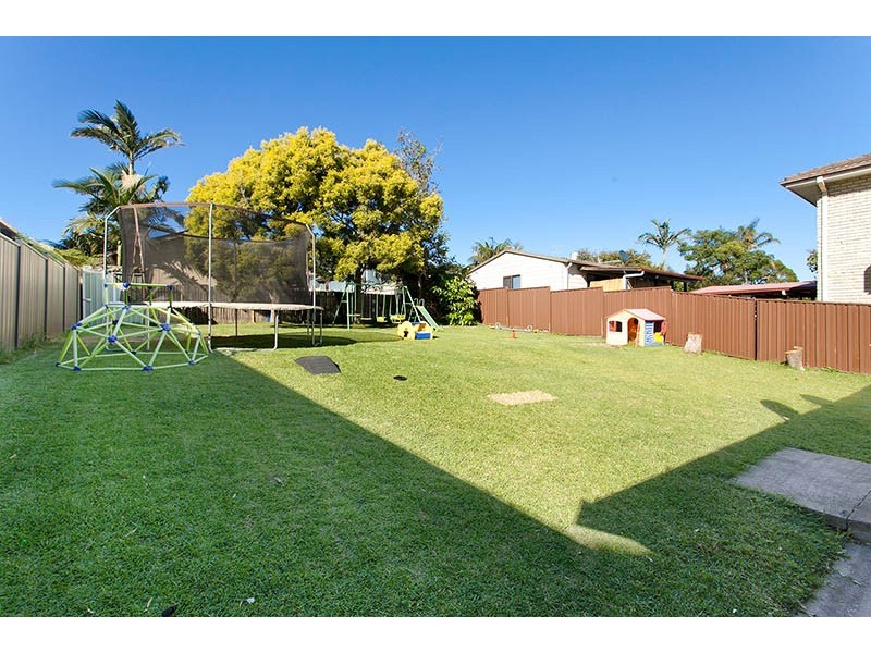 215 Reddall Parade, Mount Warrigal NSW 2528