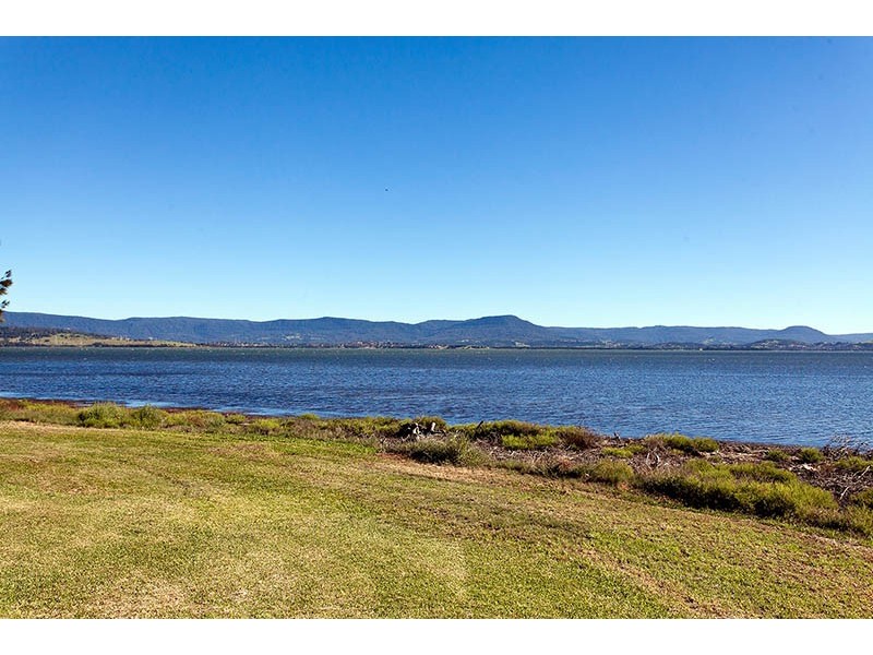 215 Reddall Parade, Mount Warrigal NSW 2528