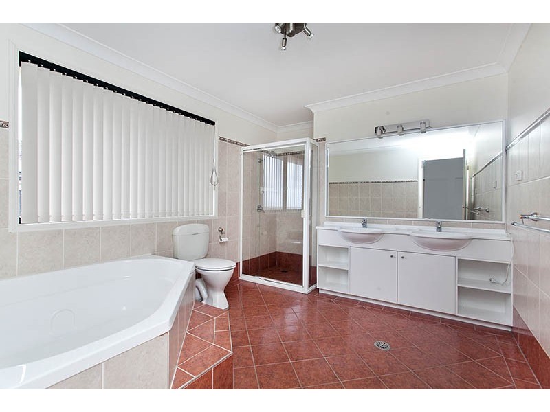 5 HOUTMAN AVENUE, Shell Cove NSW 2529