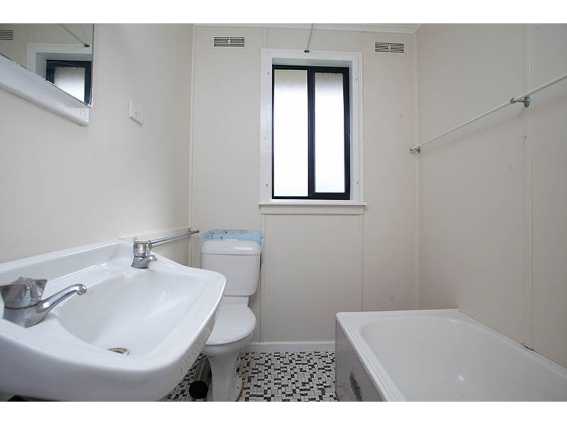 12 Chisholm Street, Shellharbour NSW 2529