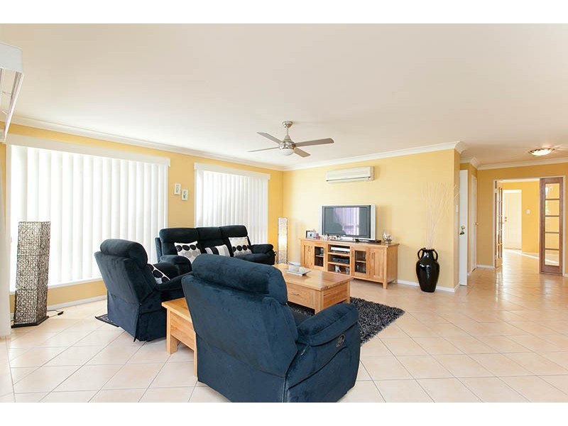 49 Campaspe Circuit, Albion Park NSW 2527