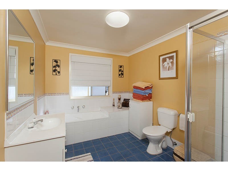 49 Campaspe Circuit, Albion Park NSW 2527