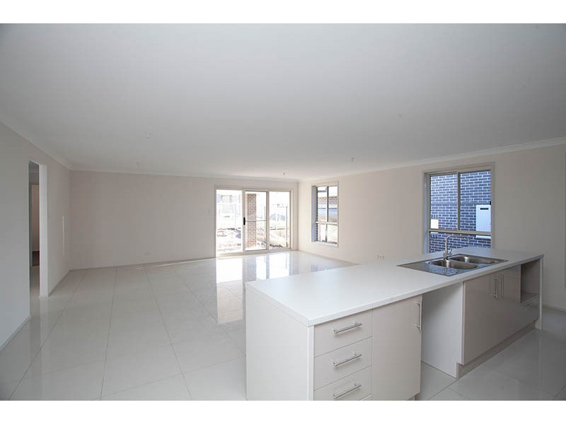 6 Shallows Drive, Shell Cove NSW 2529