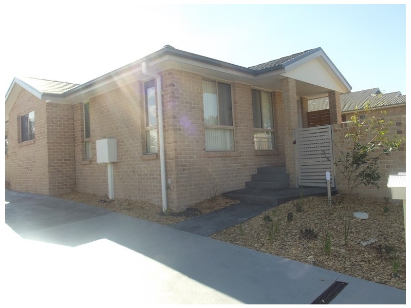 1/62 Kingston Street, Oak Flats NSW 2529