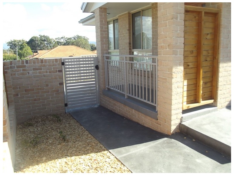 1/62 Kingston Street, Oak Flats NSW 2529