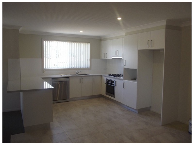 1/62 Kingston Street, Oak Flats NSW 2529