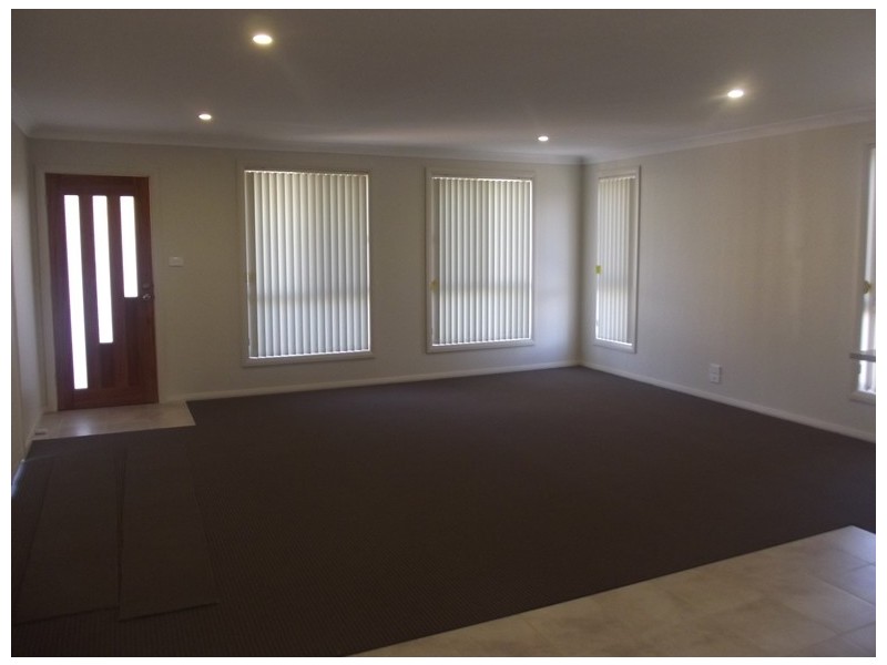 1/62 Kingston Street, Oak Flats NSW 2529