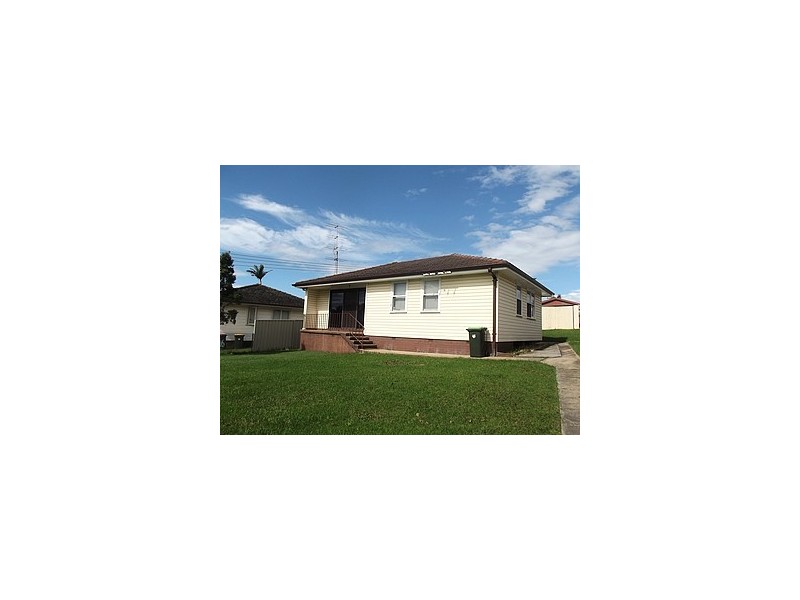 14 Beaton Street, Lake Illawarra NSW 2528