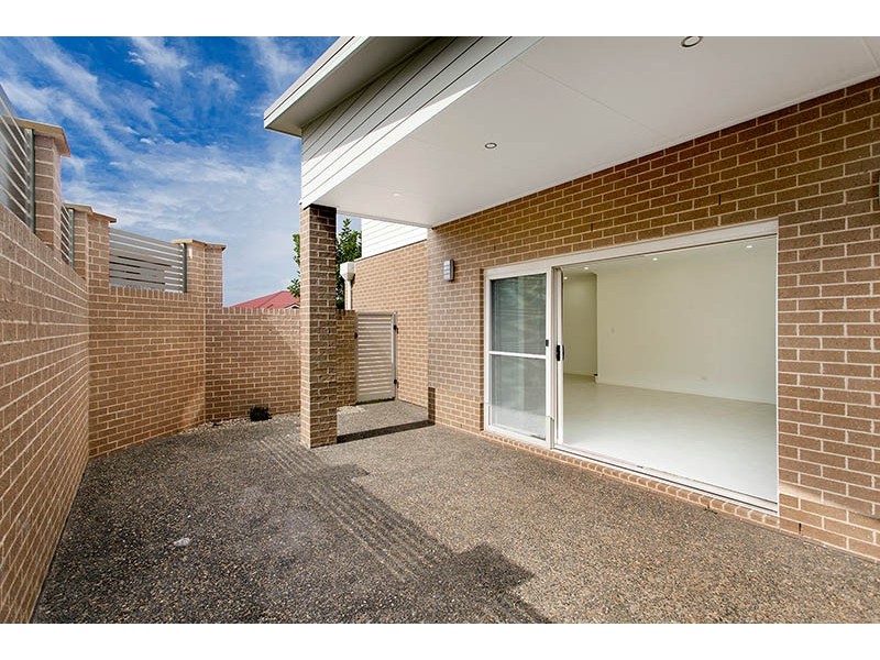 8 FISCHER ROAD, Flinders NSW 2529