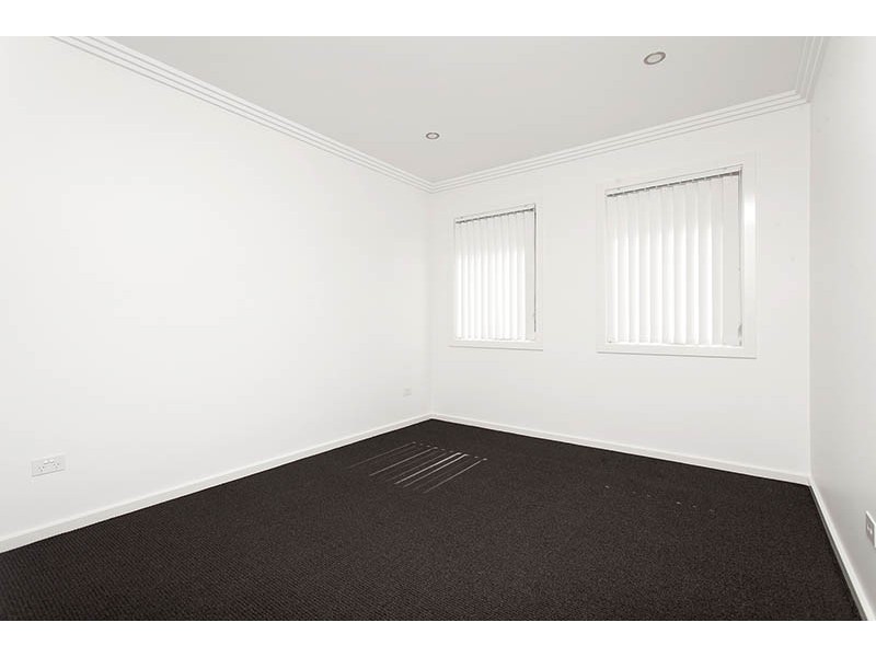 8 FISCHER ROAD, Flinders NSW 2529