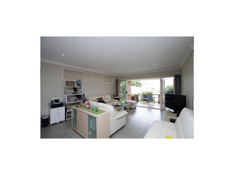 11 Barber Street, Flinders NSW 2529