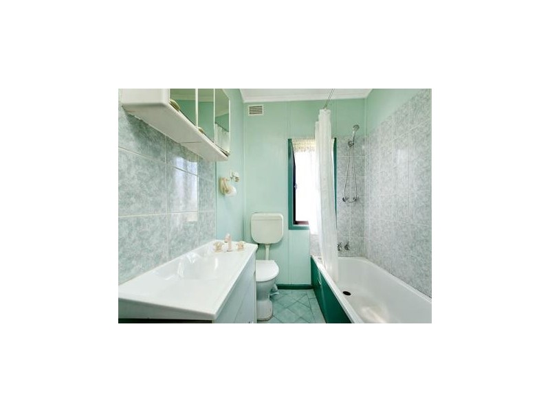 4 Thornett Street, Barrack Heights NSW 2528