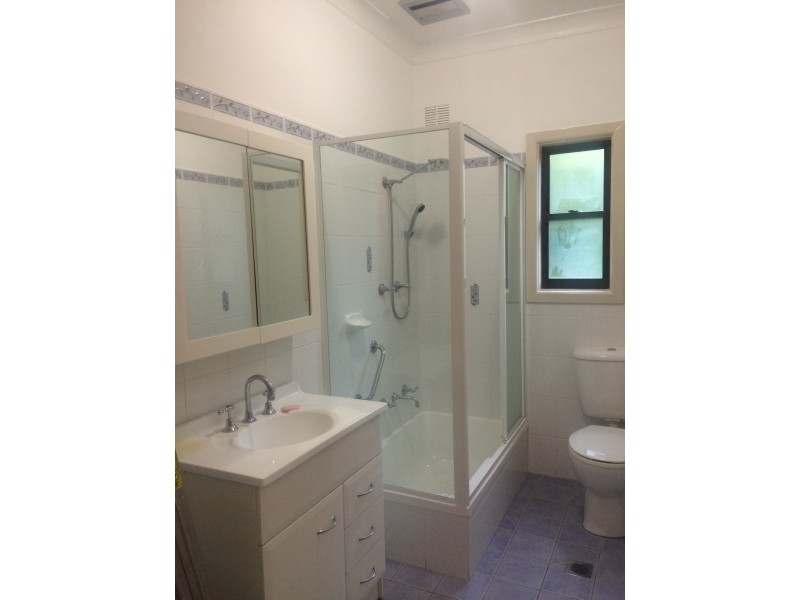 31 Pioneer Drive, Oak Flats NSW 2529