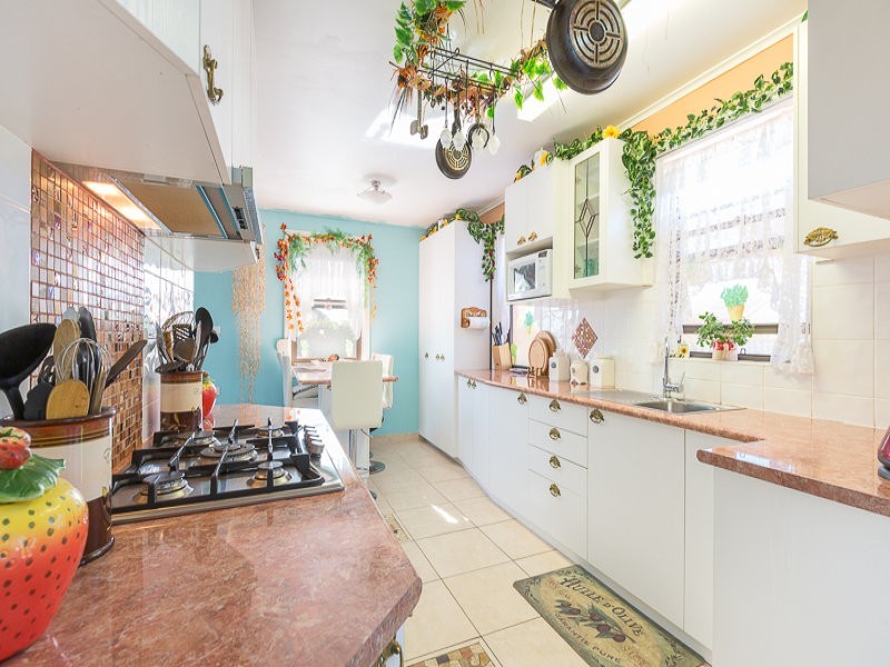 76 Queen St, Lake Illawarra NSW 2528