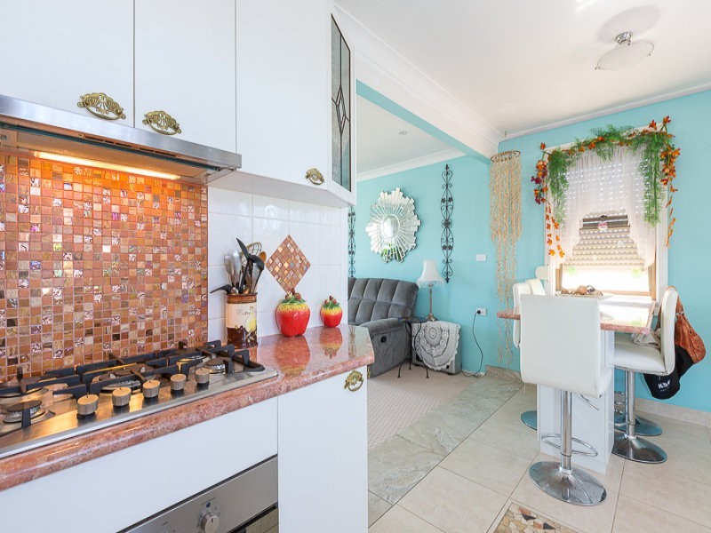 76 Queen St, Lake Illawarra NSW 2528