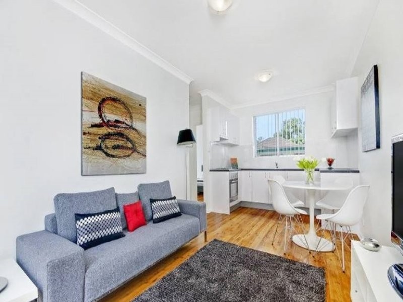 3/12 Burroo St, Albion Park NSW 2527