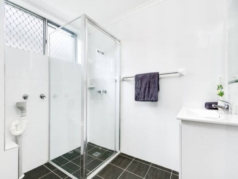 3/12 Burroo St, Albion Park NSW 2527