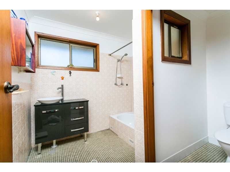 2/47 Antrim Avenue, Warilla NSW 2528