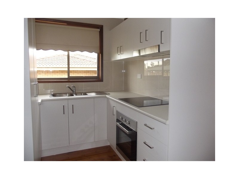 2/47 Antrim Avenue, Warilla NSW 2528