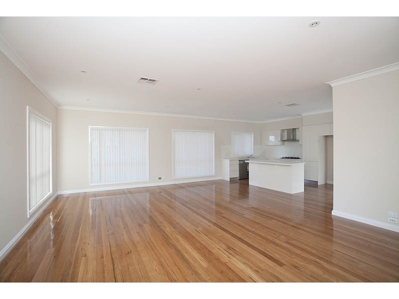 2a Antrim Avenue, Warilla NSW 2528