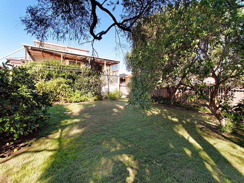17 Bass Street, Barrack Heights NSW 2528