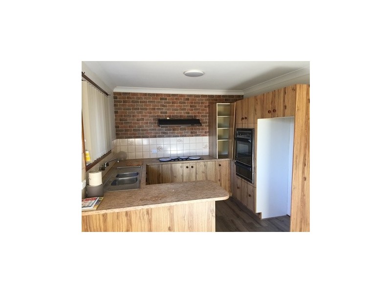 2/9 College Avenue, Blackbutt NSW 2529