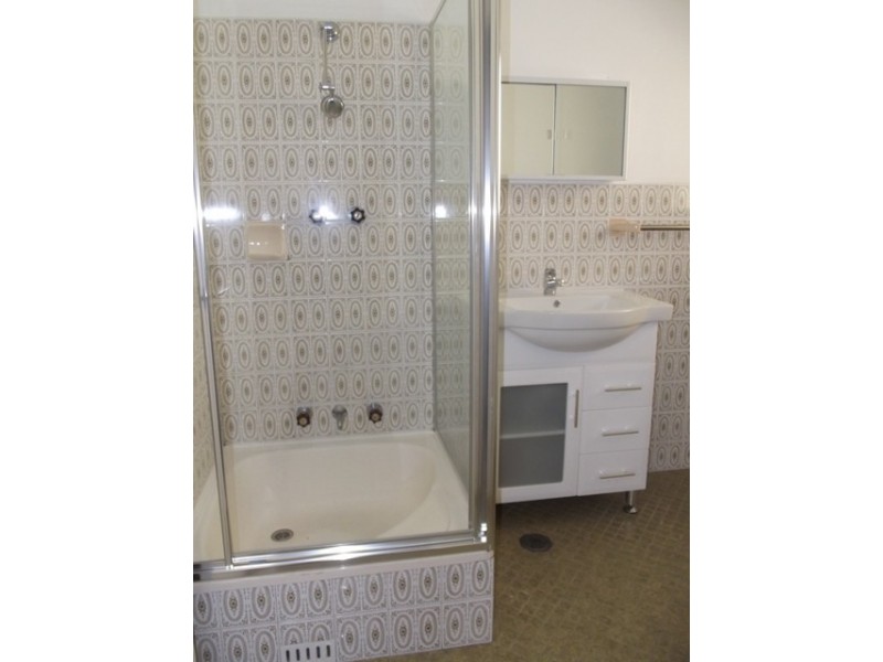 1/86 Captain Cook Dr, Barrack Heights NSW 2528