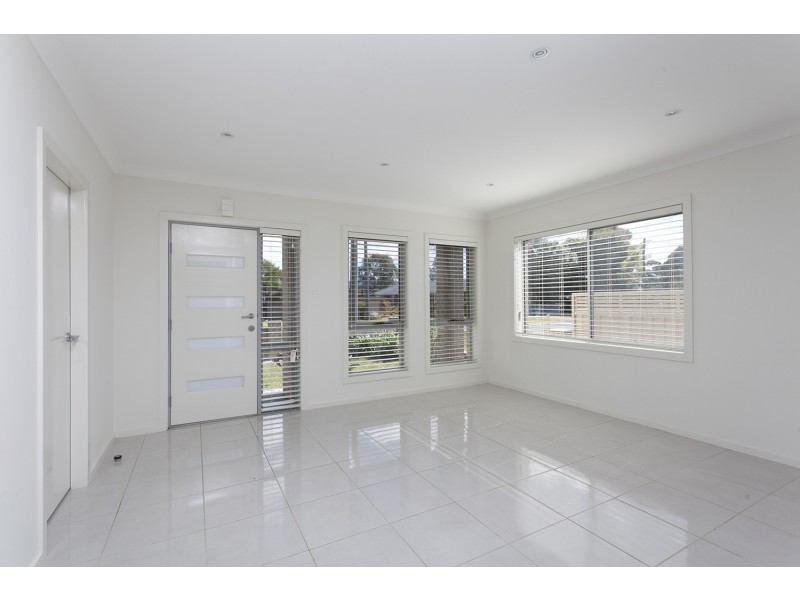 44 The Boulevarde, Oak Flats NSW 2529