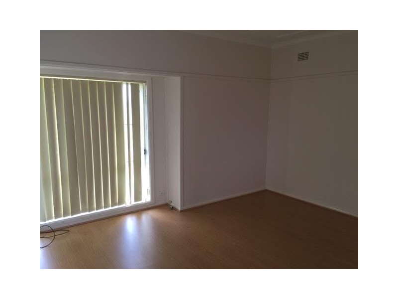 18 Burke Street, Berkeley NSW 2506