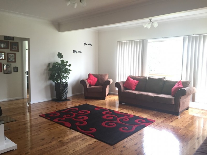 54 Old Lake Entrance Road, Oak Flats NSW 2529