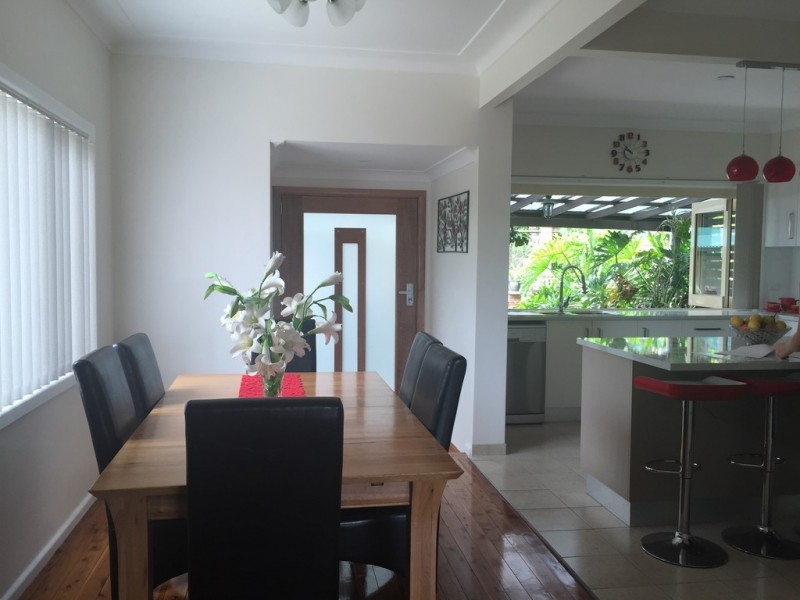 54 Old Lake Entrance Road, Oak Flats NSW 2529
