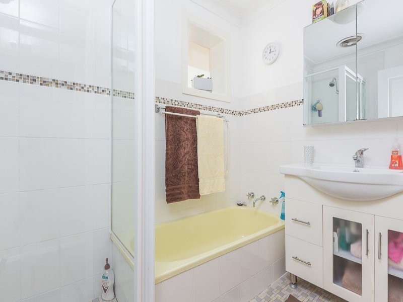 42 Sammat Ave, Barrack Heights NSW 2528