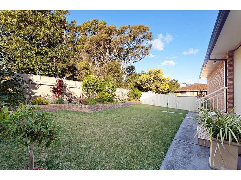 4 Warri Place, Oak Flats NSW 2529