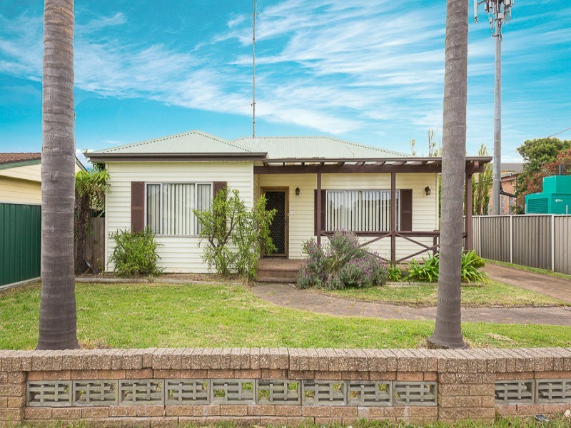 2 Brian Avenue, Warilla NSW 2528