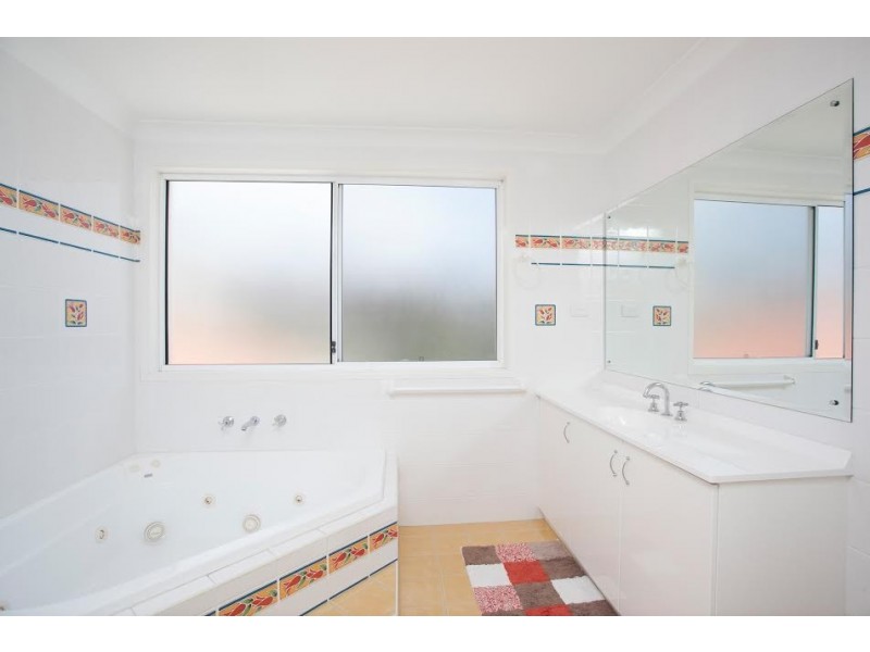 52 Southern Cross Boulevarde, Shell Cove NSW 2529