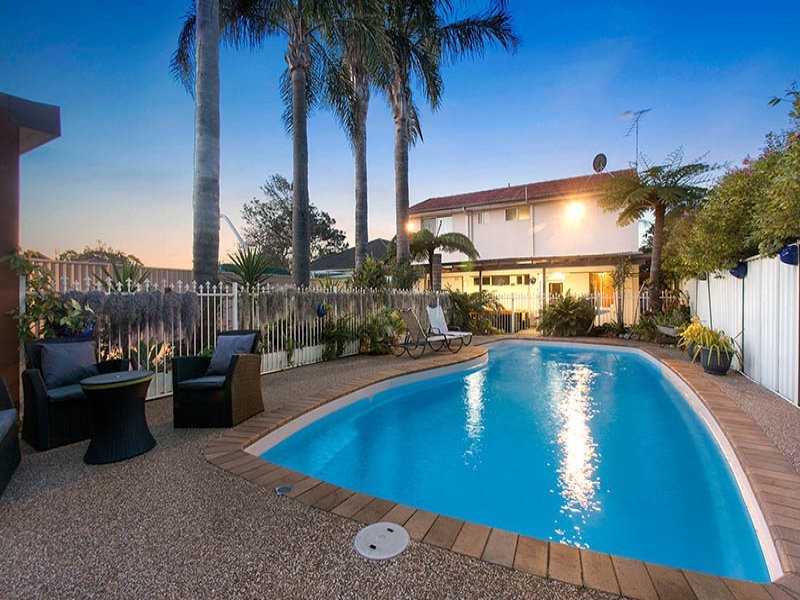 32 Peterborough Ave, Lake Illawarra NSW 2528