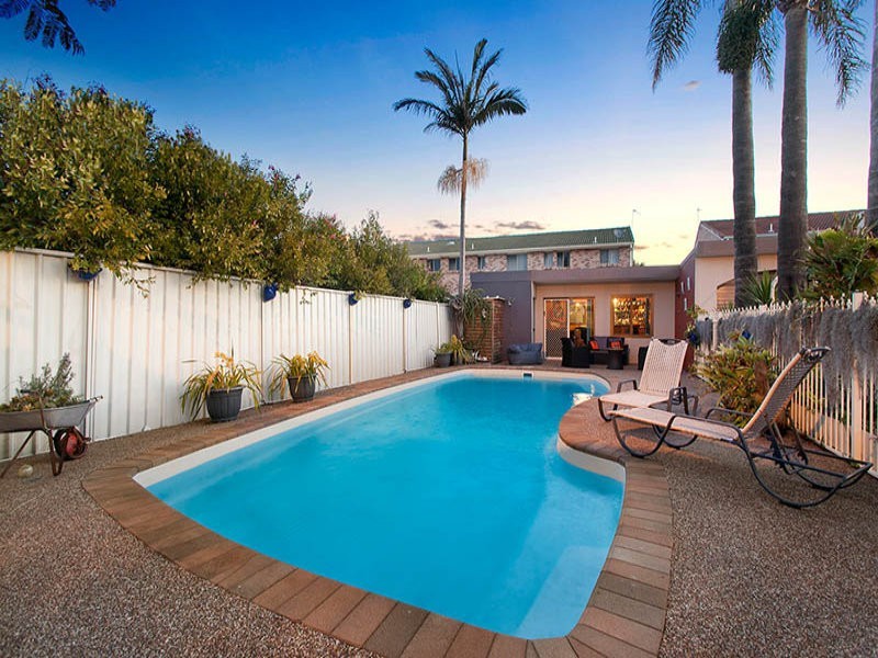 32 Peterborough Ave, Lake Illawarra NSW 2528