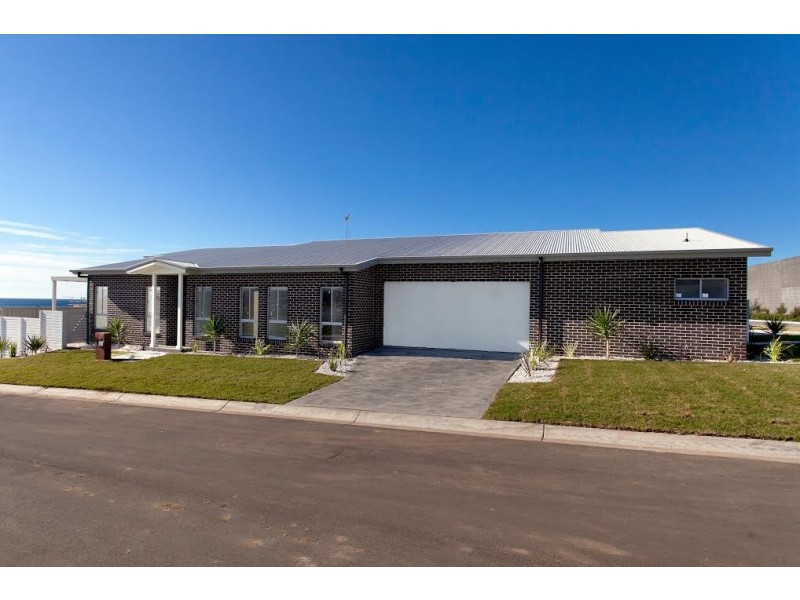 1 Rangoon Avenue, Shell Cove NSW 2529