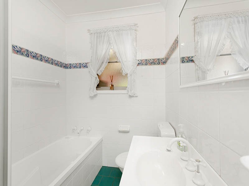 5 Brisbane Place, Barrack Heights NSW 2528