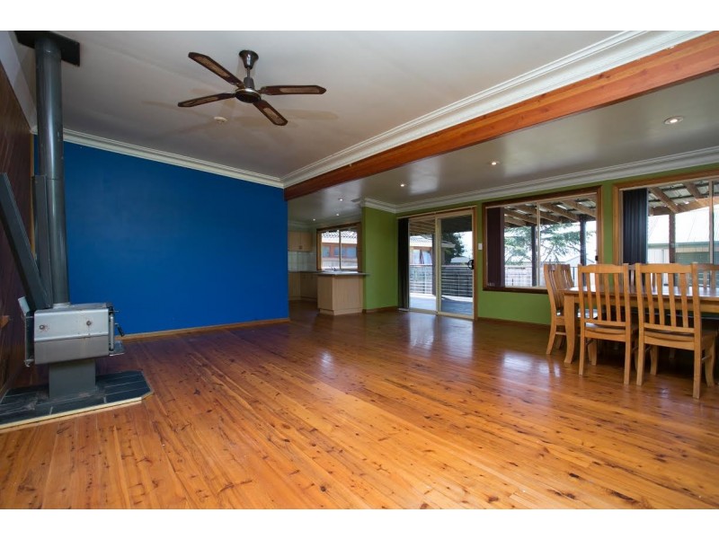 86 Parkes Street, Oak Flats NSW 2529