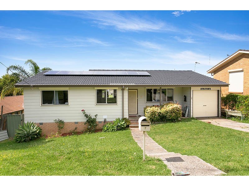 7 Armstrong Avenue, Mount Warrigal NSW 2528