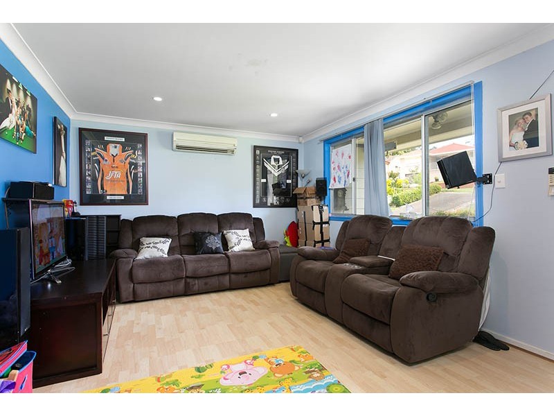 7 Armstrong Avenue, Mount Warrigal NSW 2528