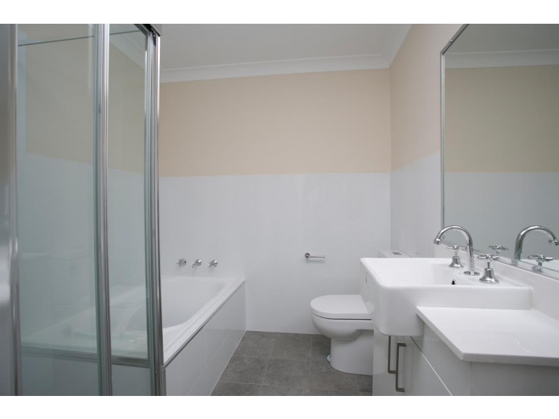 2/48 Bateman Avenue, Albion Park Rail NSW 2527