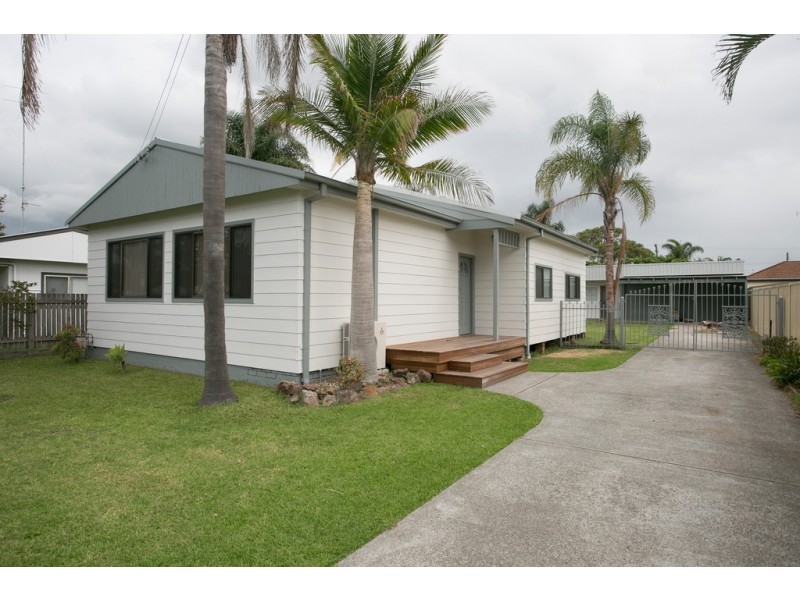 8a Terry Avenue, Warilla NSW 2528