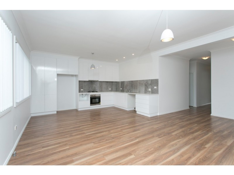 8a Terry Avenue, Warilla NSW 2528