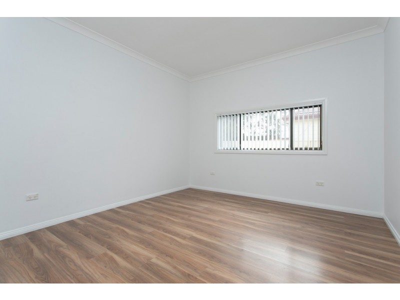 8a Terry Avenue, Warilla NSW 2528