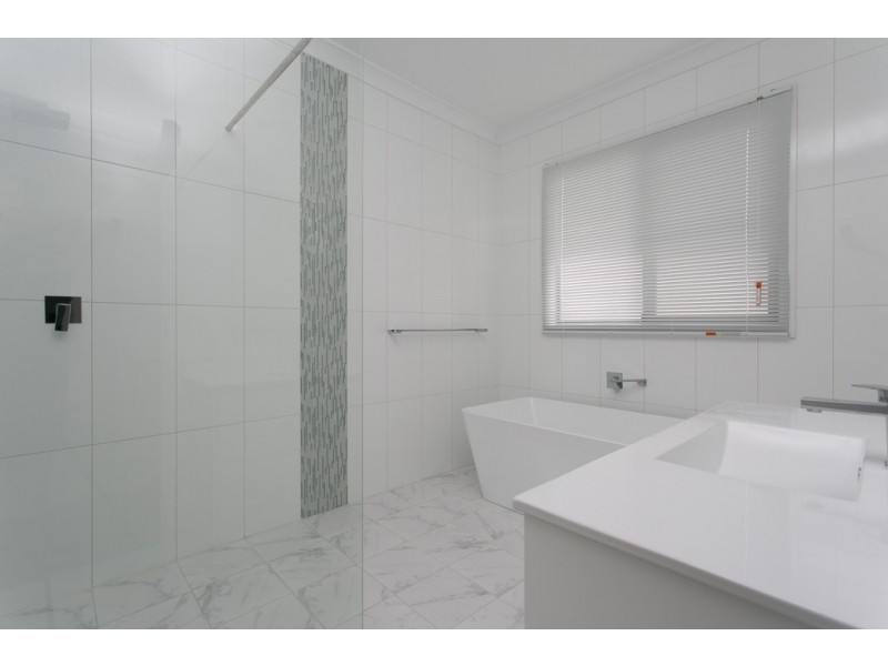 8a Terry Avenue, Warilla NSW 2528