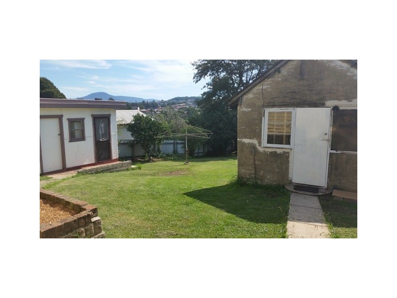 10 Trevor Avenue, Lake Heights NSW 2502