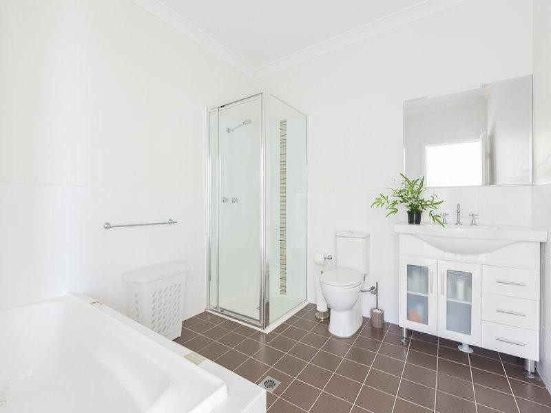 2A Edward  Street, Barrack Heights NSW 2528